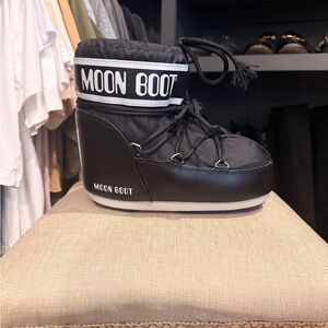 Moon Boot Kids Classic Black Snow Boots US 4.5–6 Winter Ski Boots